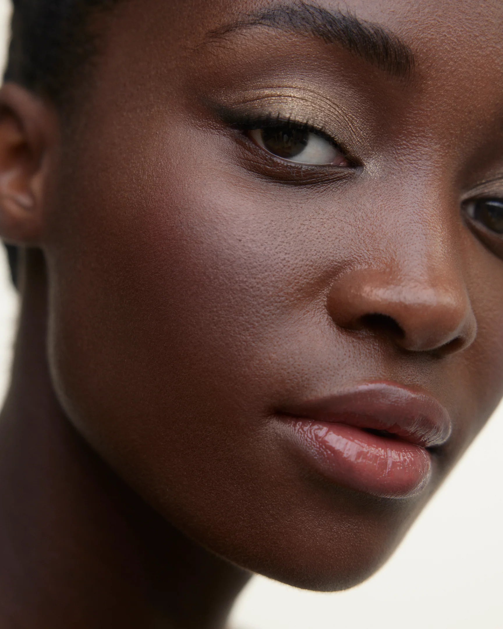 WonderBlush | La Lumière Liquid Eyeshadow